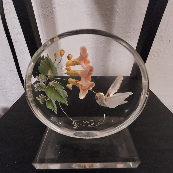 Vintage Reverse Carved Lucite Hummingbird - Picture 1 of 1